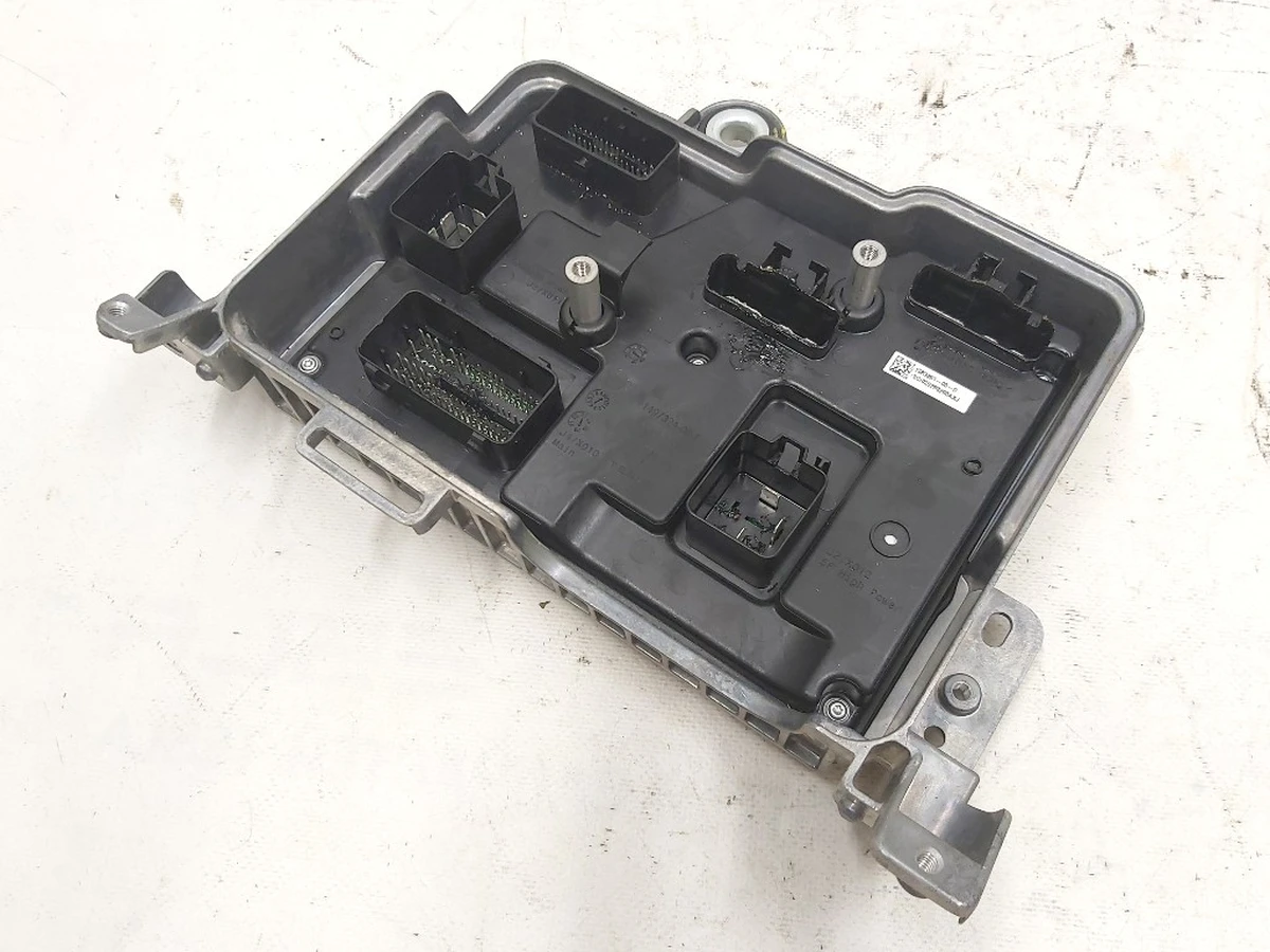 1 Боди контроллер передний в сборе с радиатором охлаждения GEN 3 Tesla Model 3, Model Y 1583991-00-C