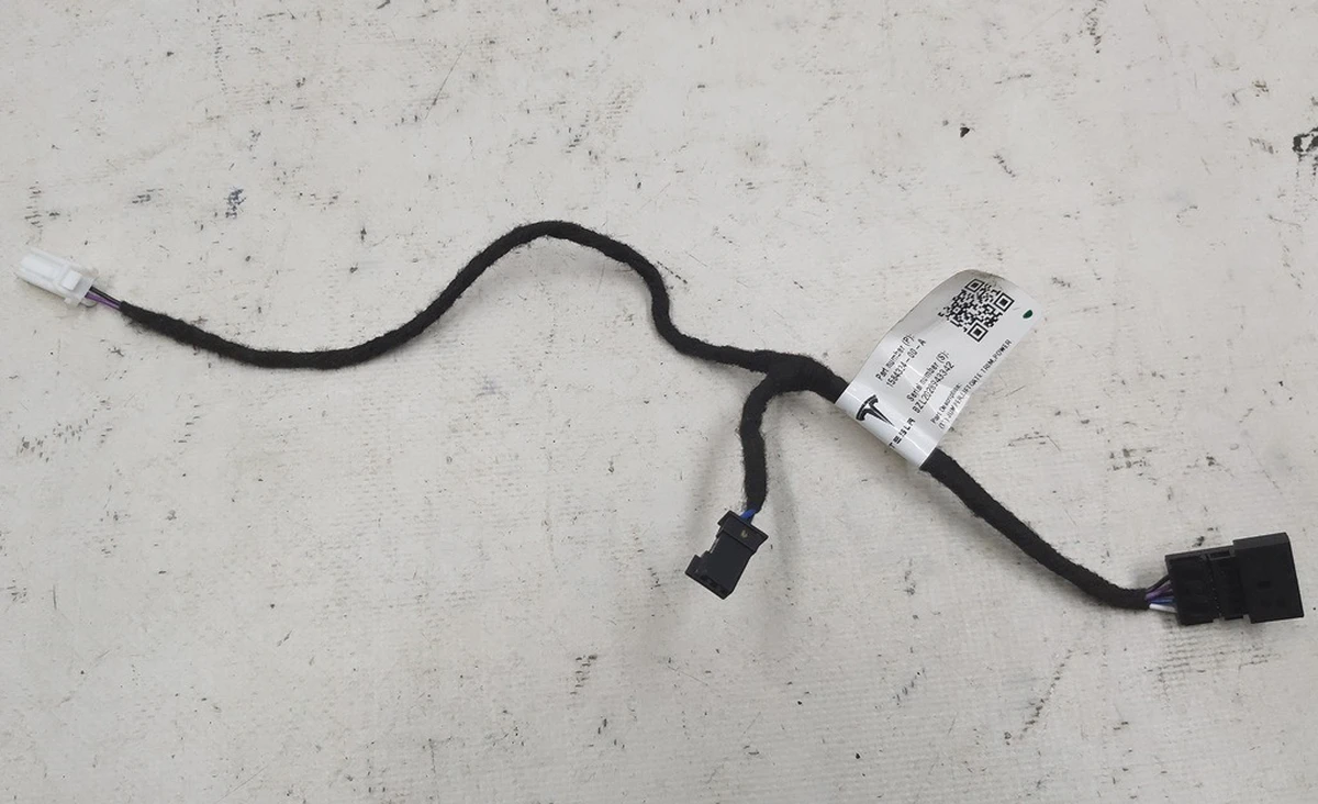 5 Tesla model 3 tailgate wiring 2068789-00-B