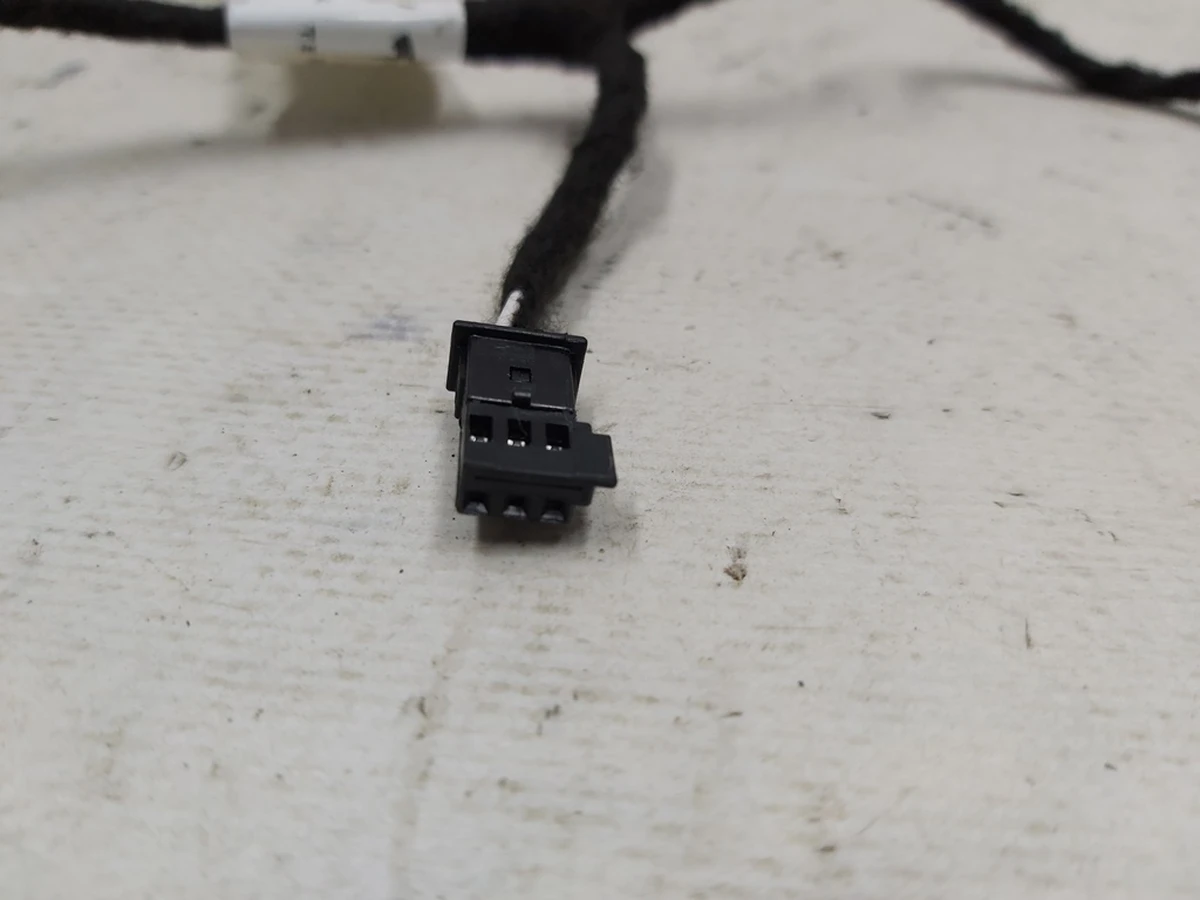 5 Tesla model 3 tailgate wiring 2068789-00-B