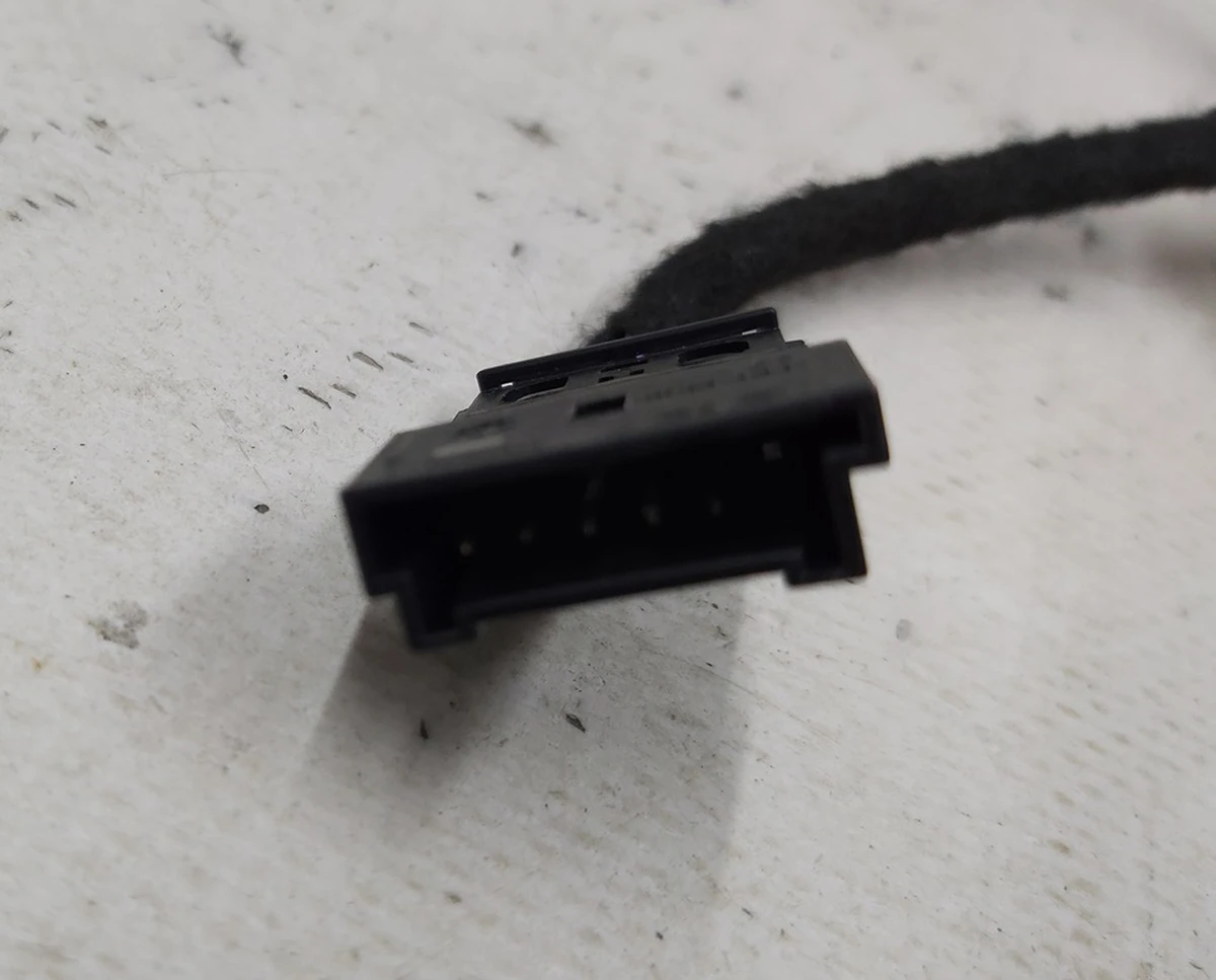 5 Tesla model 3 tailgate wiring 2068789-00-B