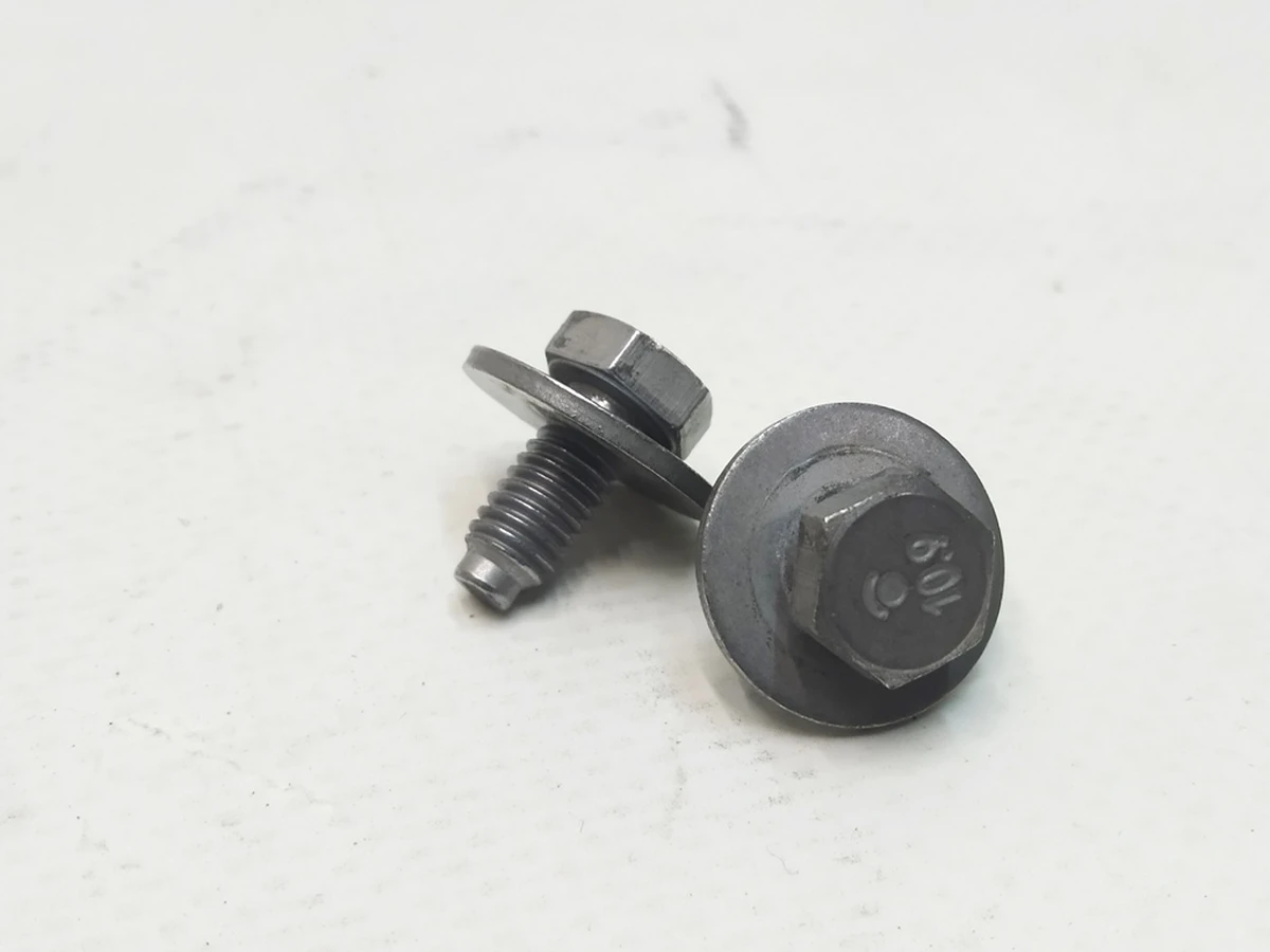 12 Болт [CN] HX M6-1.0x14 [109] G1009 SD Tesla Model Y 1584882-00-A