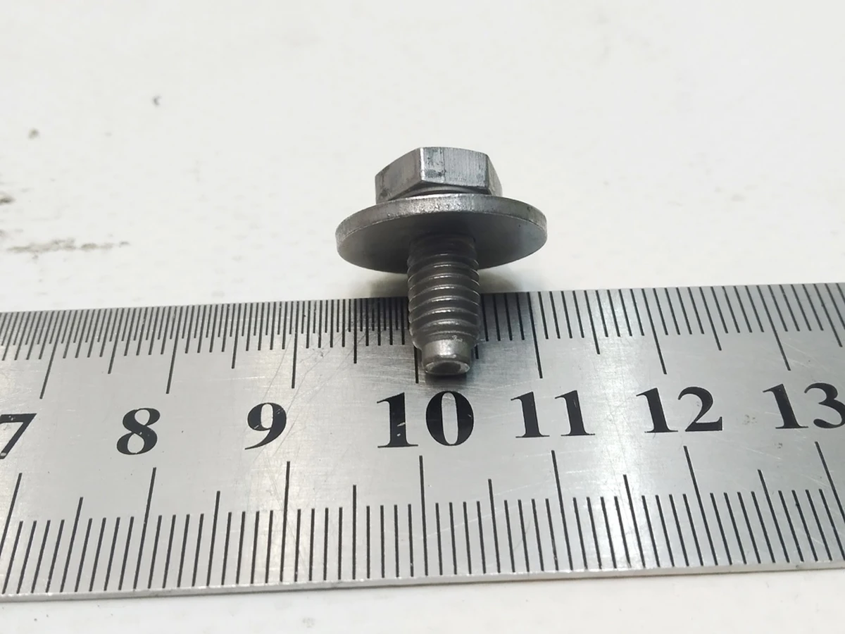 12 Болт [CN] HX M6-1.0x14 [109] G1009 SD Tesla Model Y 1584882-00-A