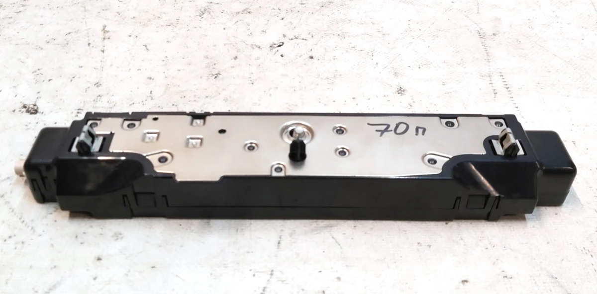 1 Антена WI-FI Tesla Model 3, Model Y 1585601-00-E