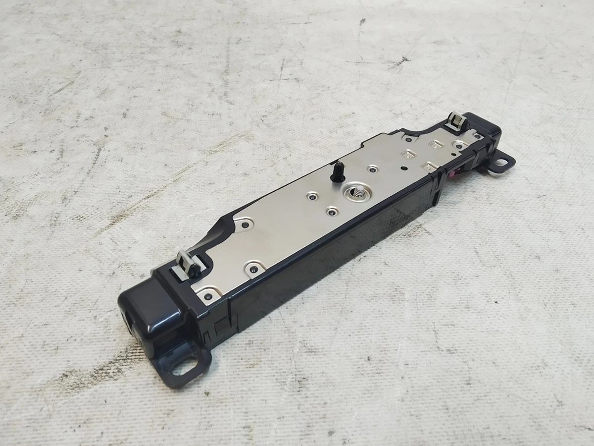 1 Антенна WI-FI Tesla Model 3, Model Y 1585601-00-E