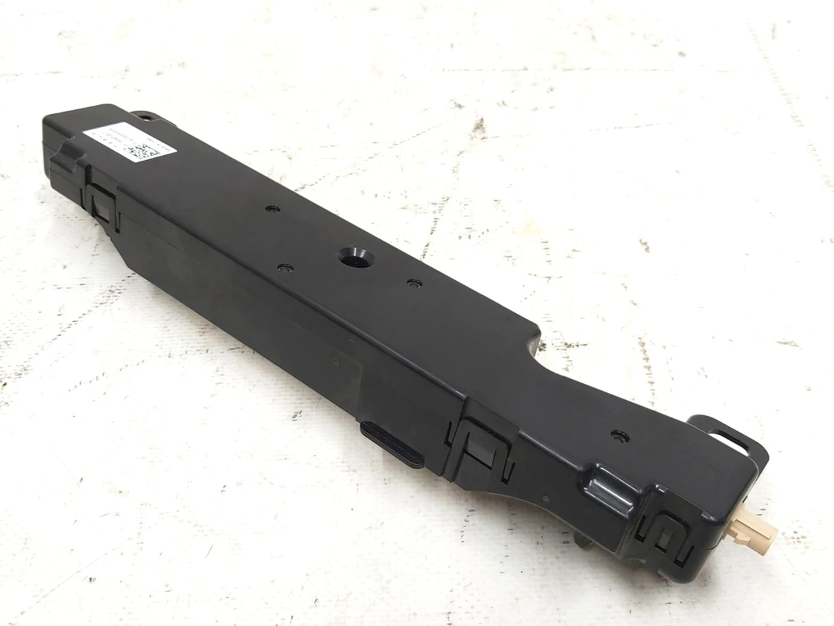 1 Антенна WI-FI Tesla Model 3, Model Y 1585601-00-E