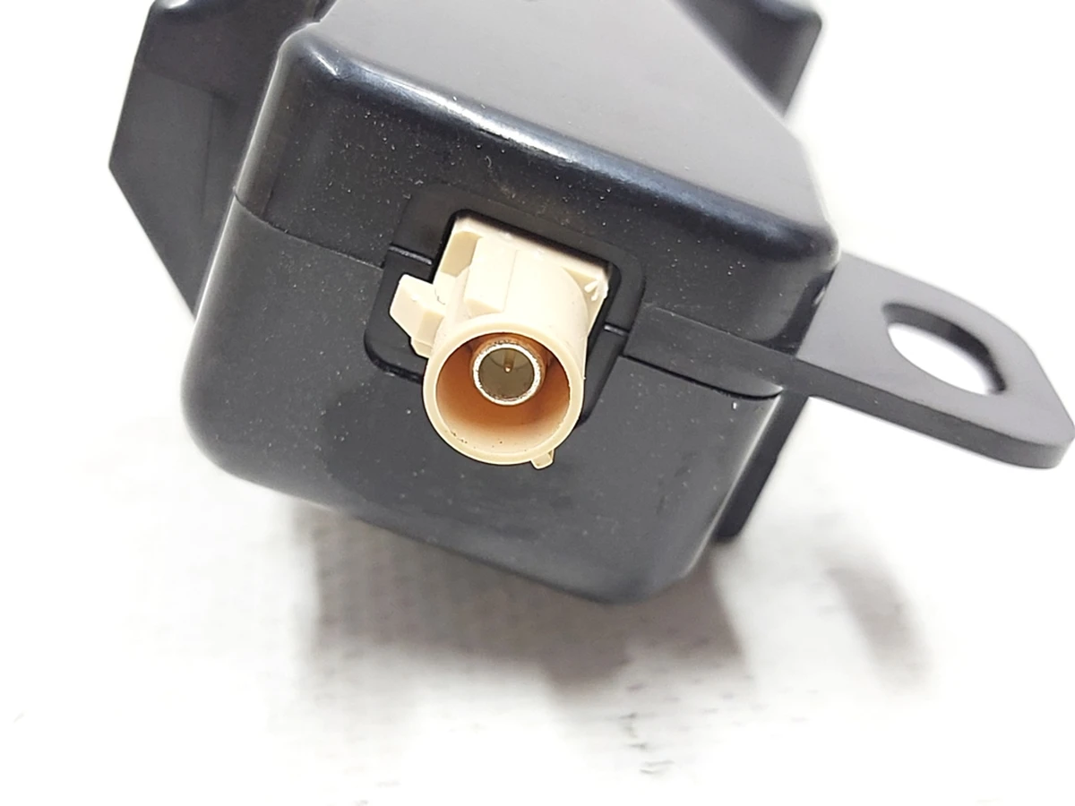 1 Антенна WI-FI Tesla Model 3, Model Y 1585601-00-E