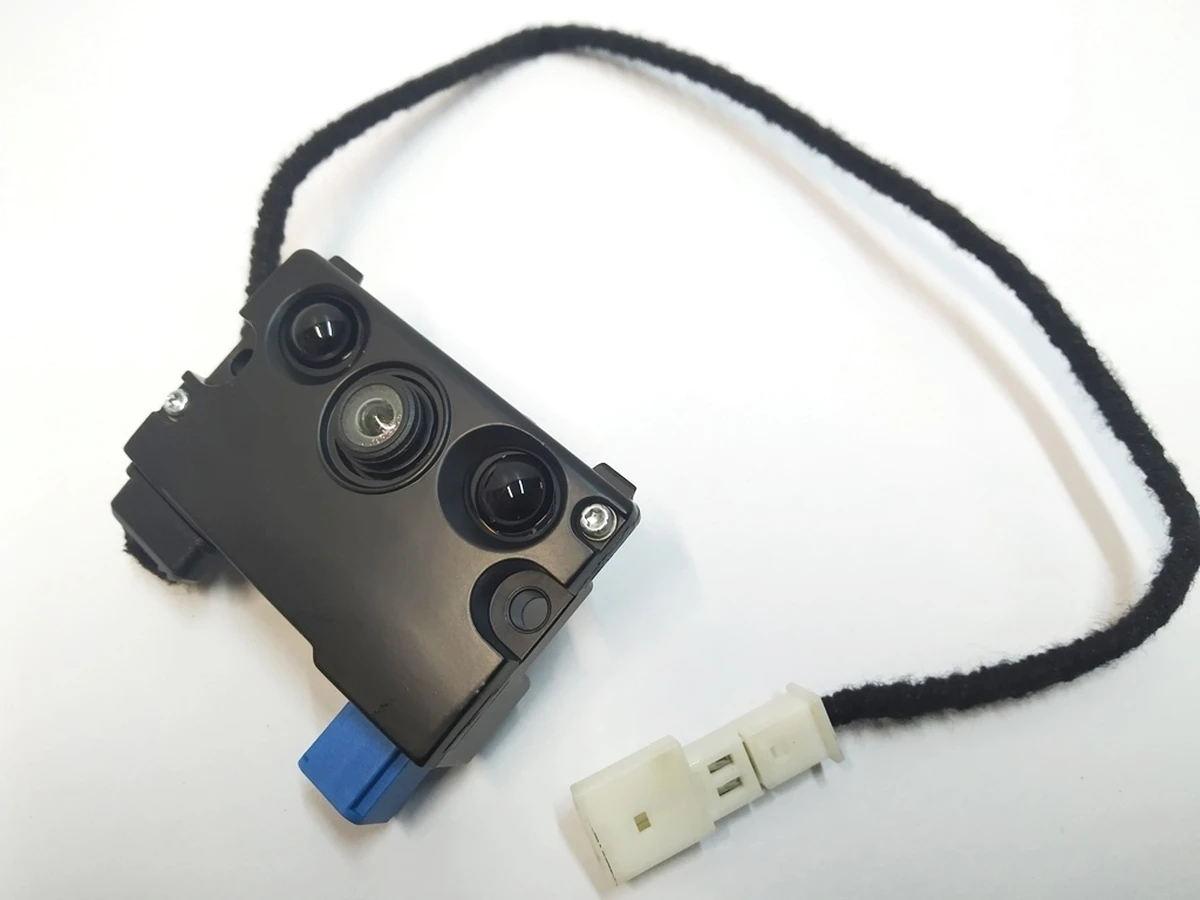 1 Камера салона Tesla model Y 1588124-S0-I