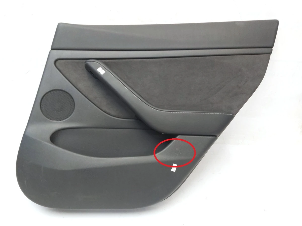 11 Карта дверей задньої правої у зборі PREM BLACK з пошкодженням Tesla model 3 1090415-01-M