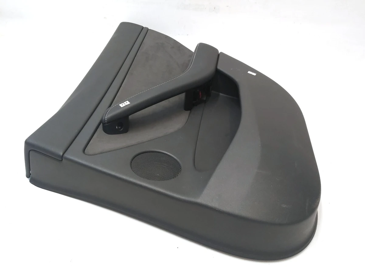 11 Карта дверей задньої правої у зборі PREM BLACK з пошкодженням Tesla model 3 1090415-01-M