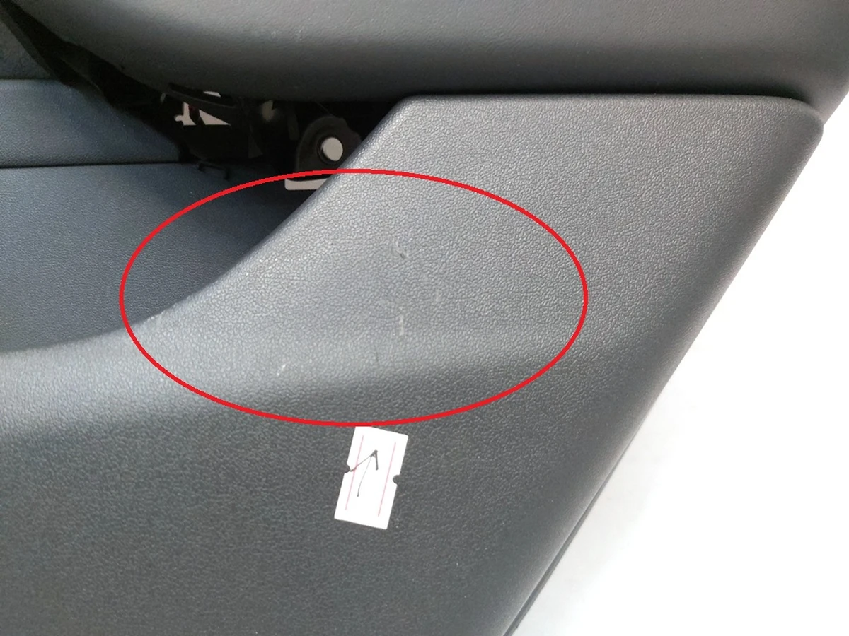 11 Карта дверей задньої правої у зборі PREM BLACK з пошкодженням Tesla model 3 1090415-01-M