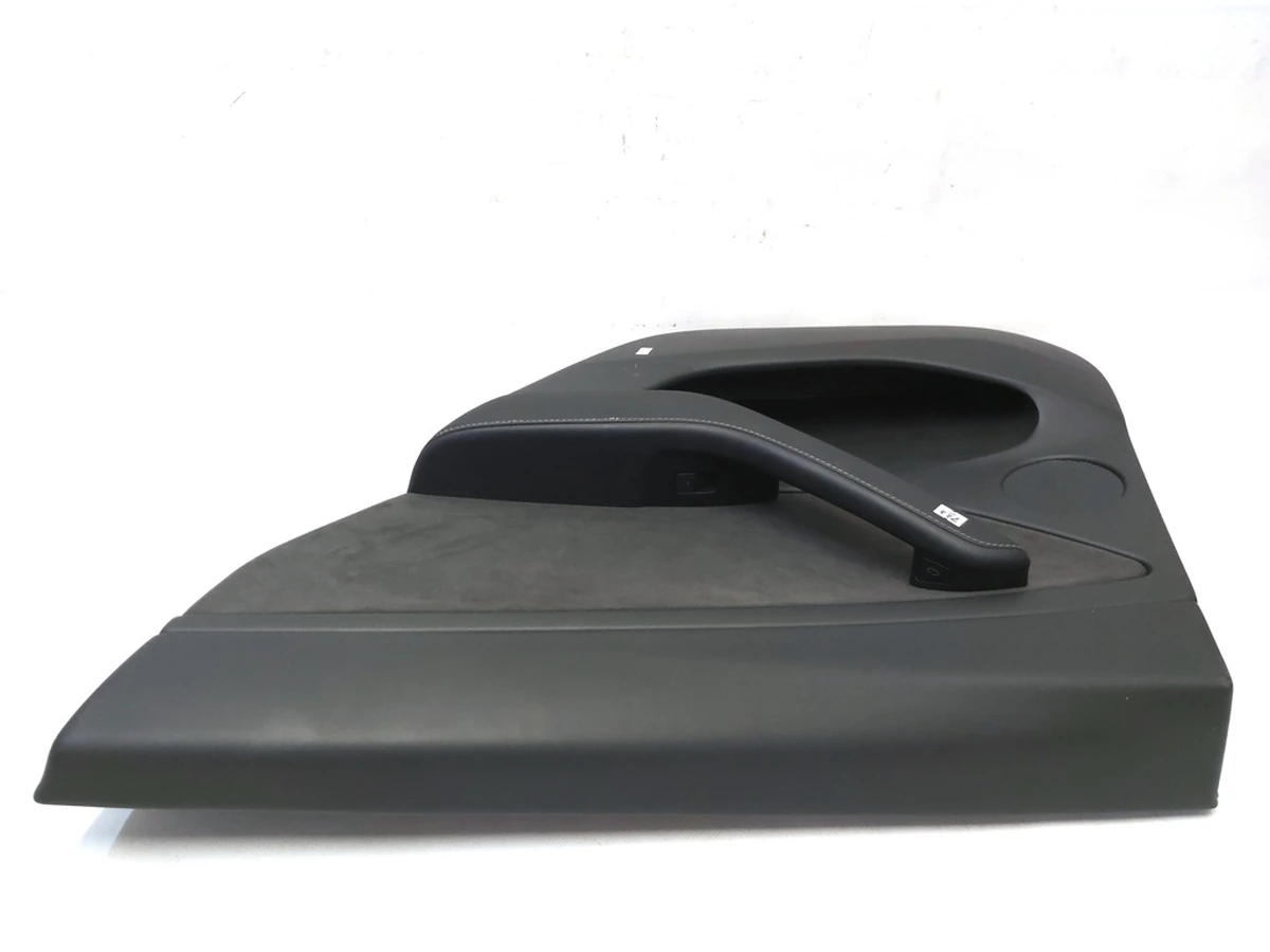 11 Карта дверей задньої правої у зборі PREM BLACK з пошкодженням Tesla model 3 1090415-01-M