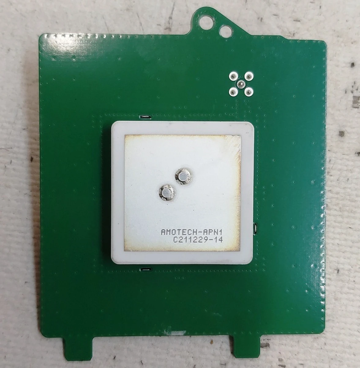 1 Антена GPS, GLONASS Tesla Model 3, Model Y 1079734-00-C