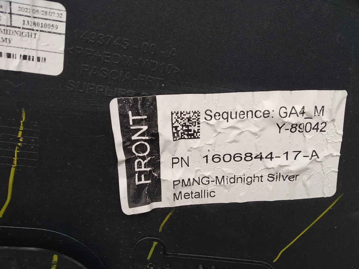 1 Бампер передний PMNG с повреждением Tesla model Y 1493736-S4-A