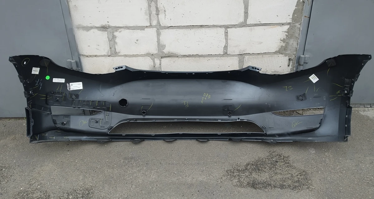 1 Бампер передний PMNG с повреждением Tesla model Y 1493736-S4-A