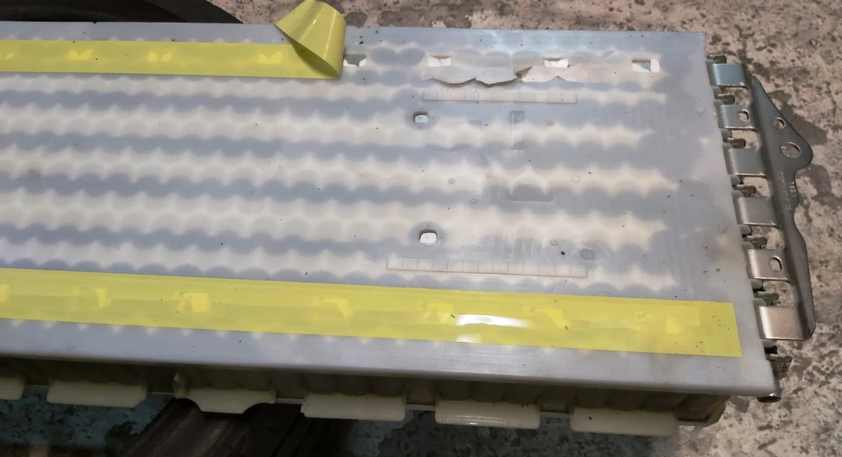 Модуль основної батареї Long Range довгий 25S46P 105Vmax із пошкодженням Tesla model 3, model Y 1104424-00-W