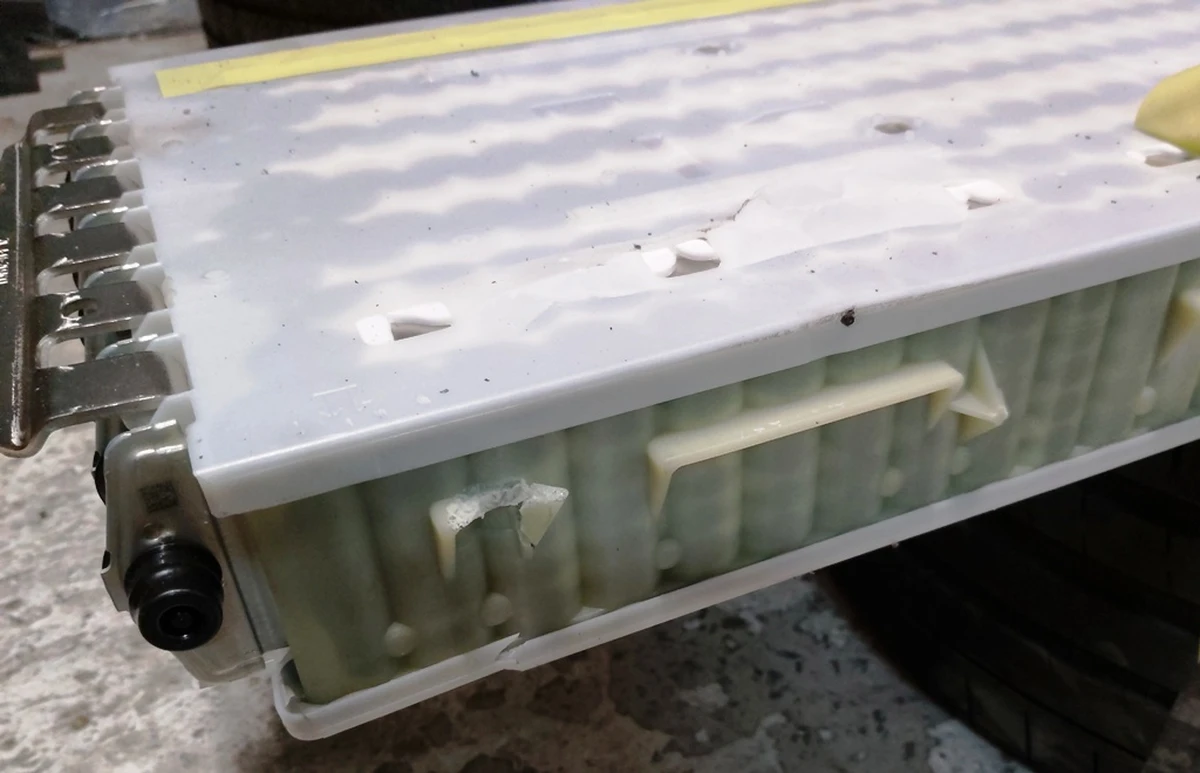 Модуль основної батареї Long Range довгий 25S46P 105Vmax із пошкодженням Tesla model 3, model Y 1104424-00-W