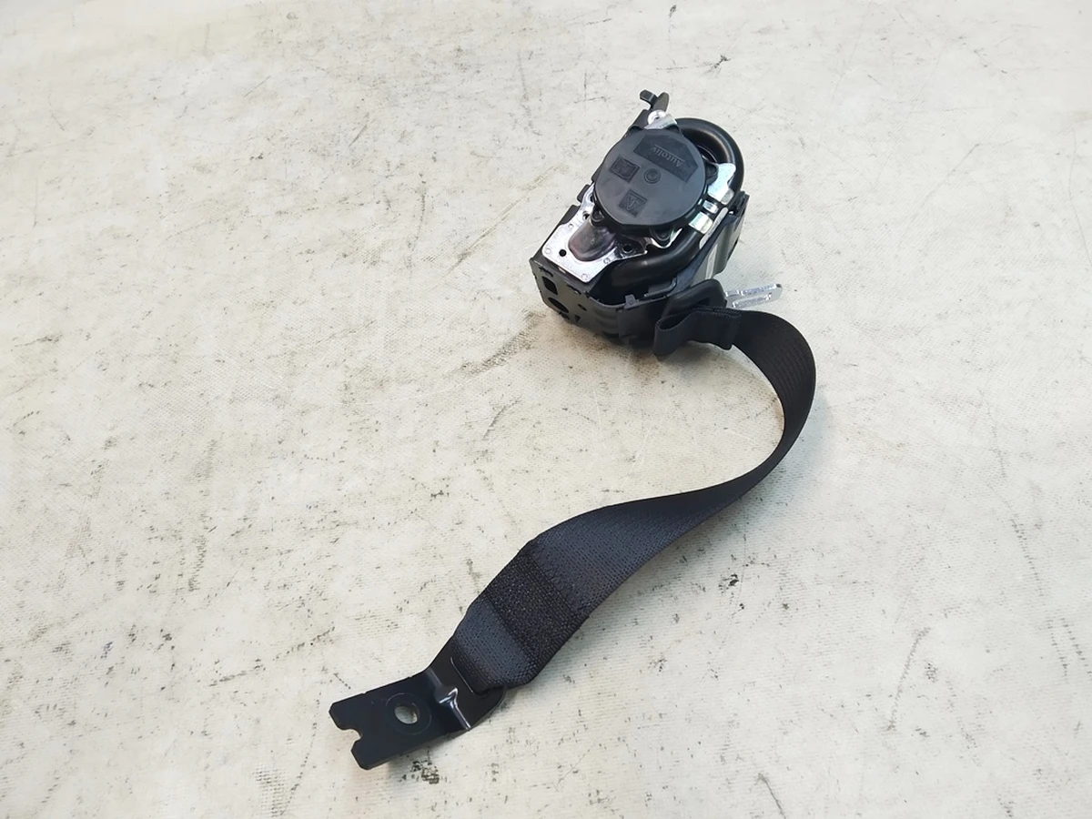 1 Ремінь безпеки 2-го ряду сидінь лівий правий BLK Tesla model Y 1616500-01-С