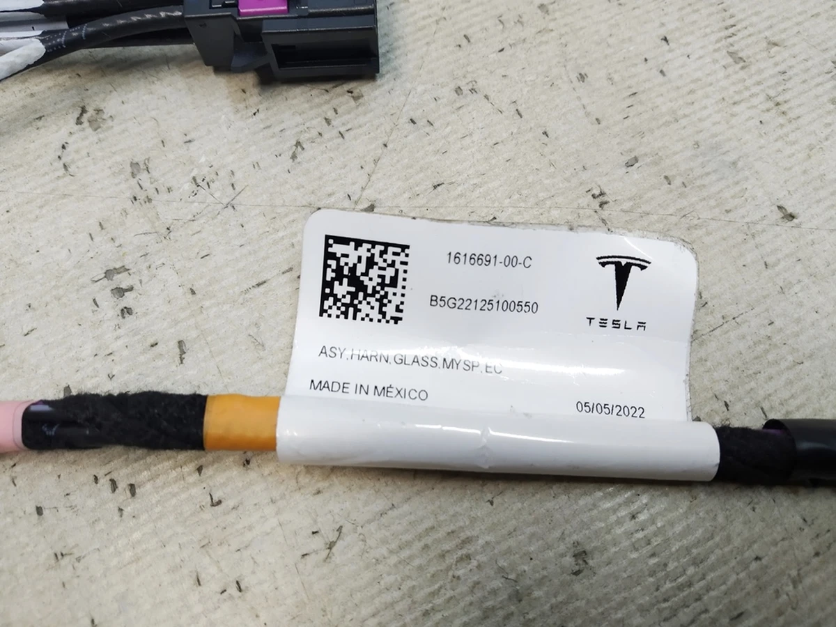 1 Електропроводка камери та GPS модуля лобового скла Tesla model Y 1616691-00-C