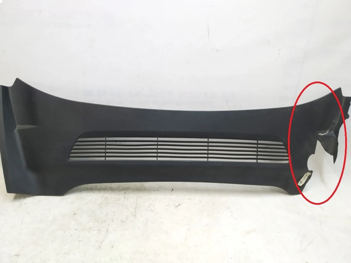 5 Подкапотный пластик бокса задний без клипс (поврежденный) Tesla model Y 1619812-00-B