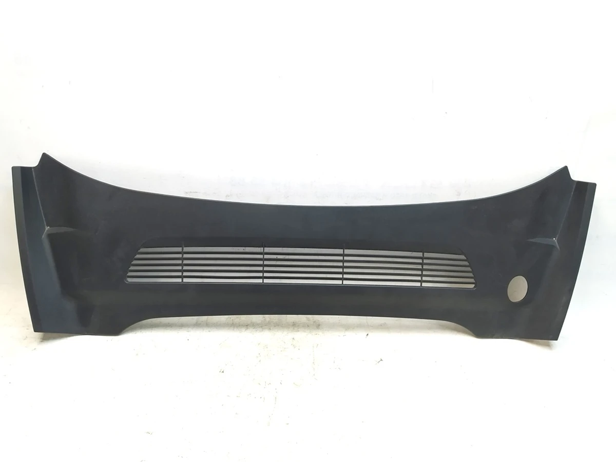 5 Підкапотний пластик боксу задній без кліпс (пошкоджений) Tesla model Y 1619812-00-B