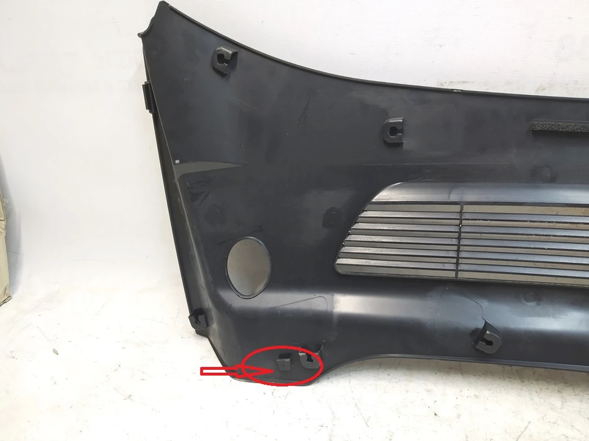 5 Підкапотний пластик боксу задній без кліпс (пошкоджений) Tesla model Y 1619812-00-B