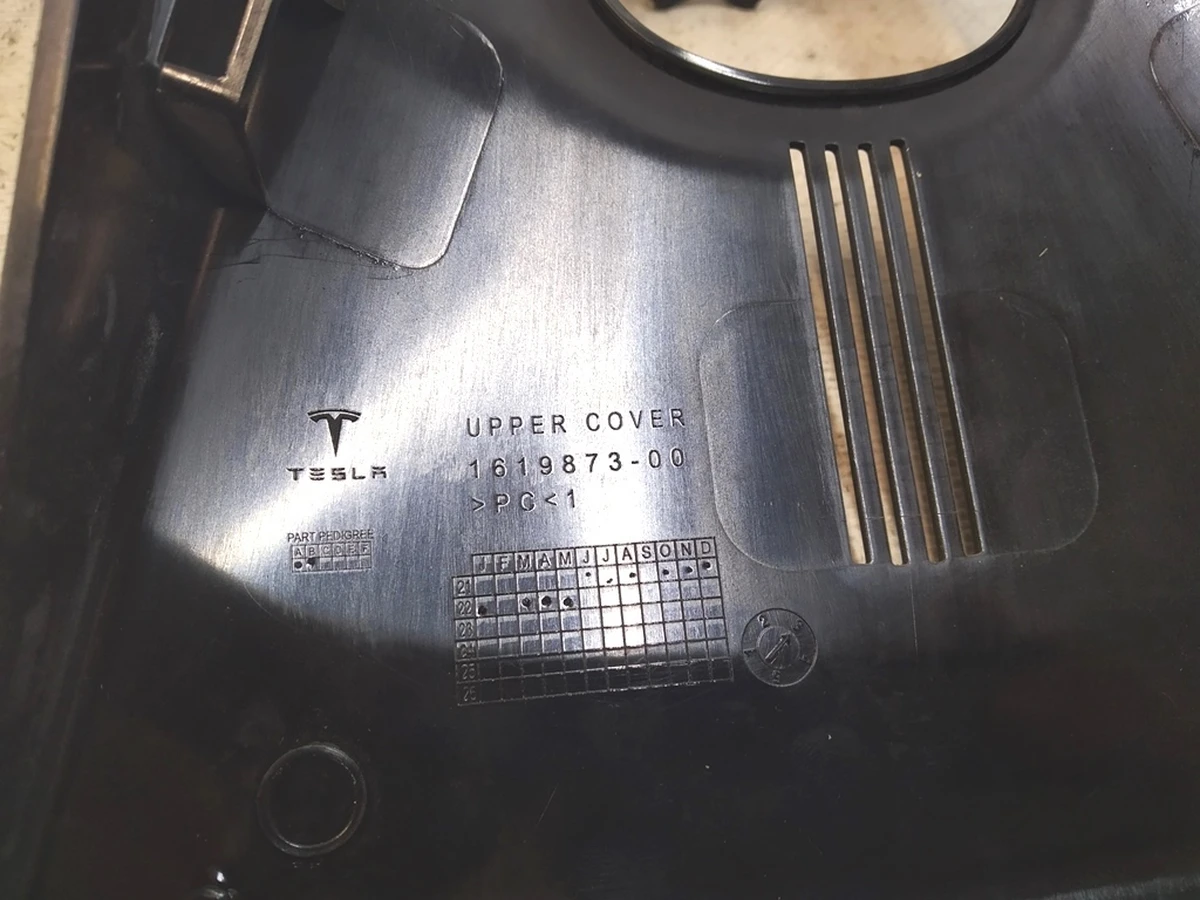 3 REARVIEW MIRROR, QUAD CAMERA UPPER COVER Tesla model Y 1755687-00-B