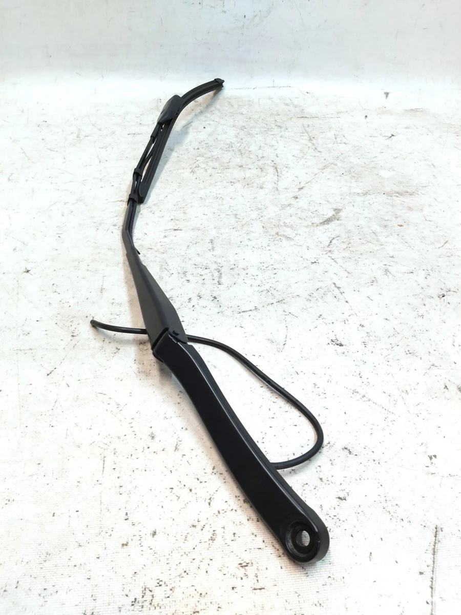 8 Рычаг стеклоочистителя правый с магистралью,форсунками и стеклоочистителем в сборе Tesla model 3 1621686-00-B