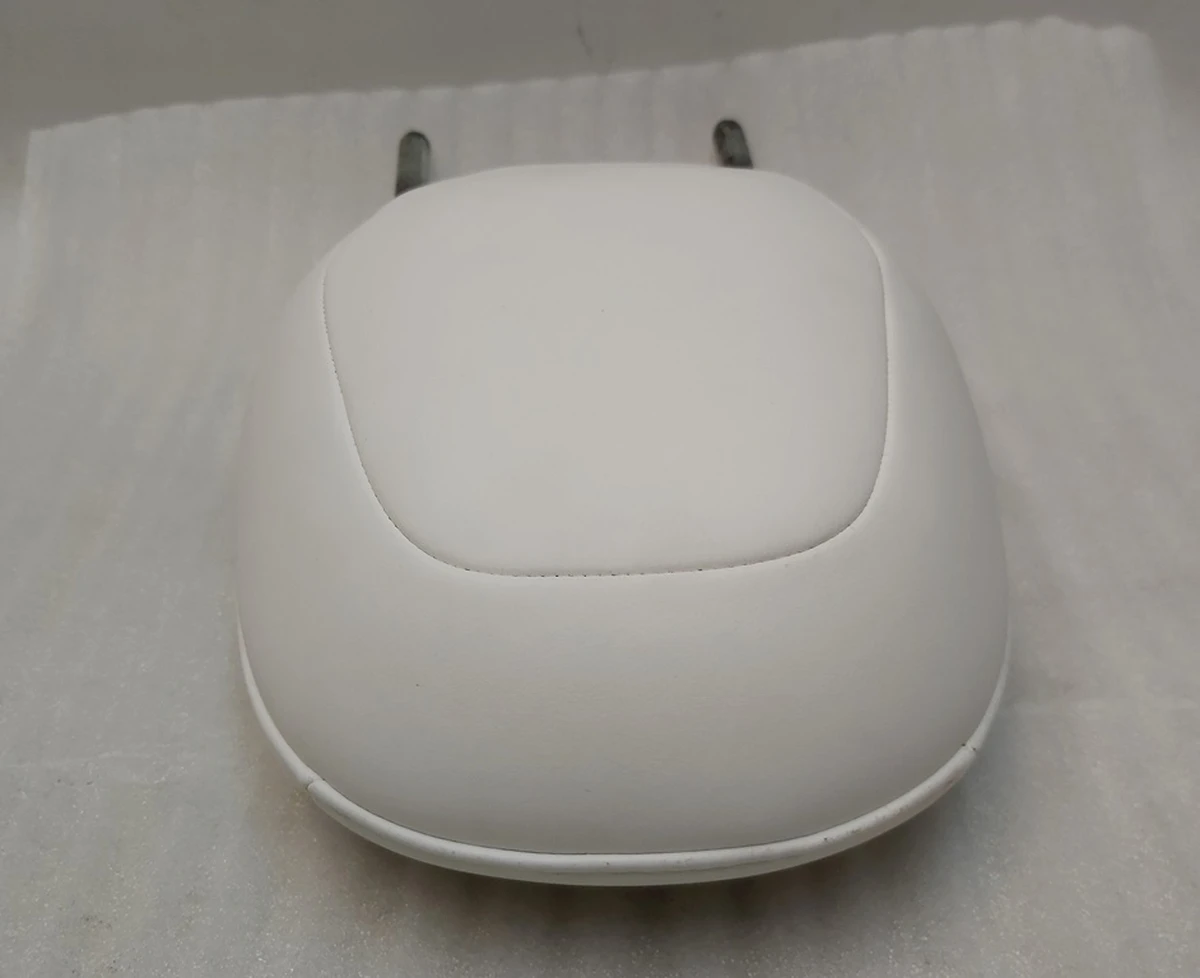 3 Подголовник сиденья 1-го ряда PREM WHITE Tesla Model 3, Model Y 1623798-92-C, 1089092-02-H