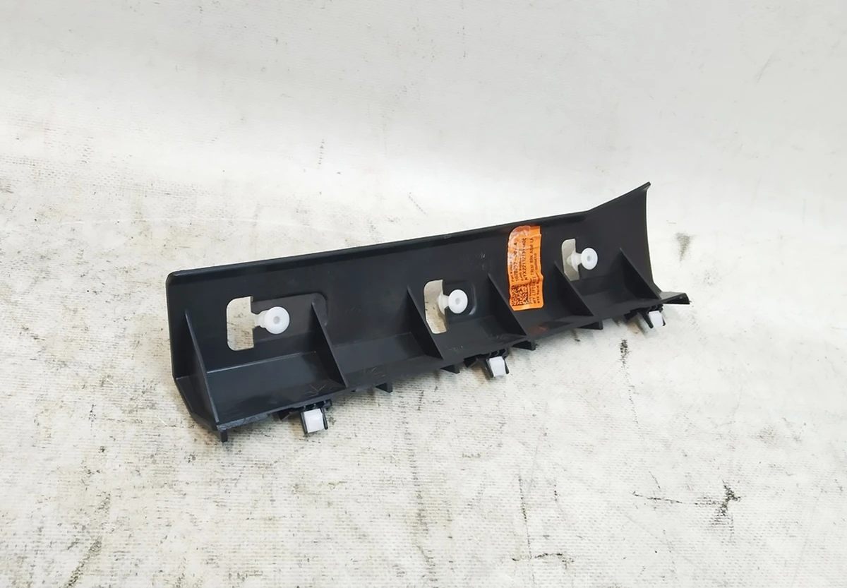 3 MY, LIFTGATE SIDETRIM BRACKT LH Tesla model Y 1628707-00-A