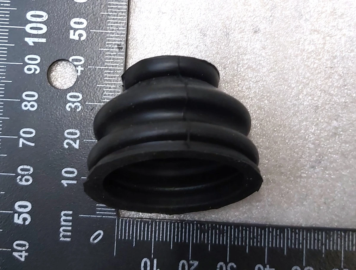 5 Пильник важеля нижнього продольного нового зразка (банан) Tesla model S, model S REST, model X 1041570-00-B 1041575-00-B