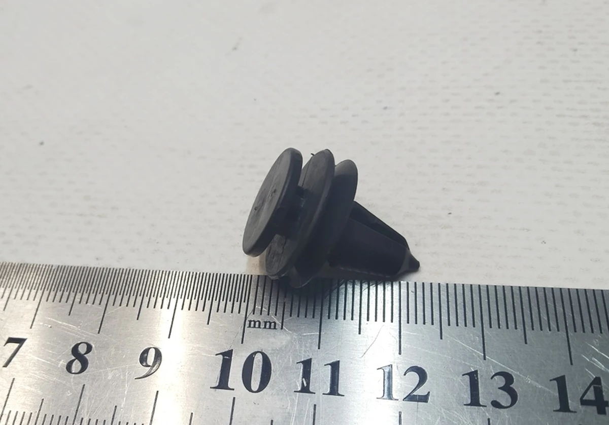 5 TRIM CLIP,8.5MM,0.7-1.6,RING,POM Tesla Model Y 1666856-00-A