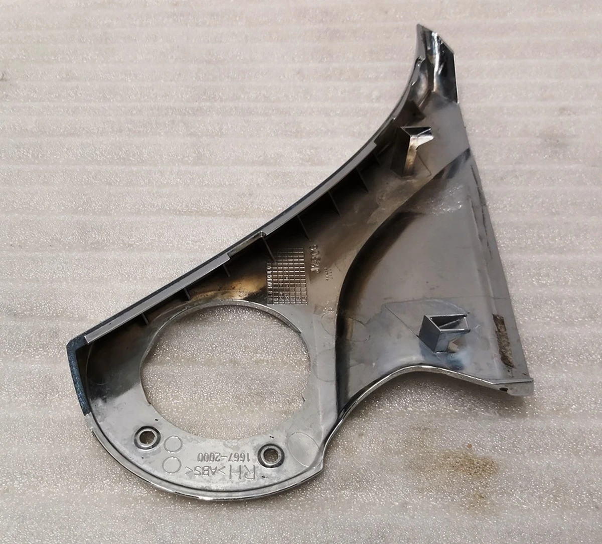 3 Накладка кронштейна дзеркала зовнішнього правого верхня хром Tesla model S, model S REST