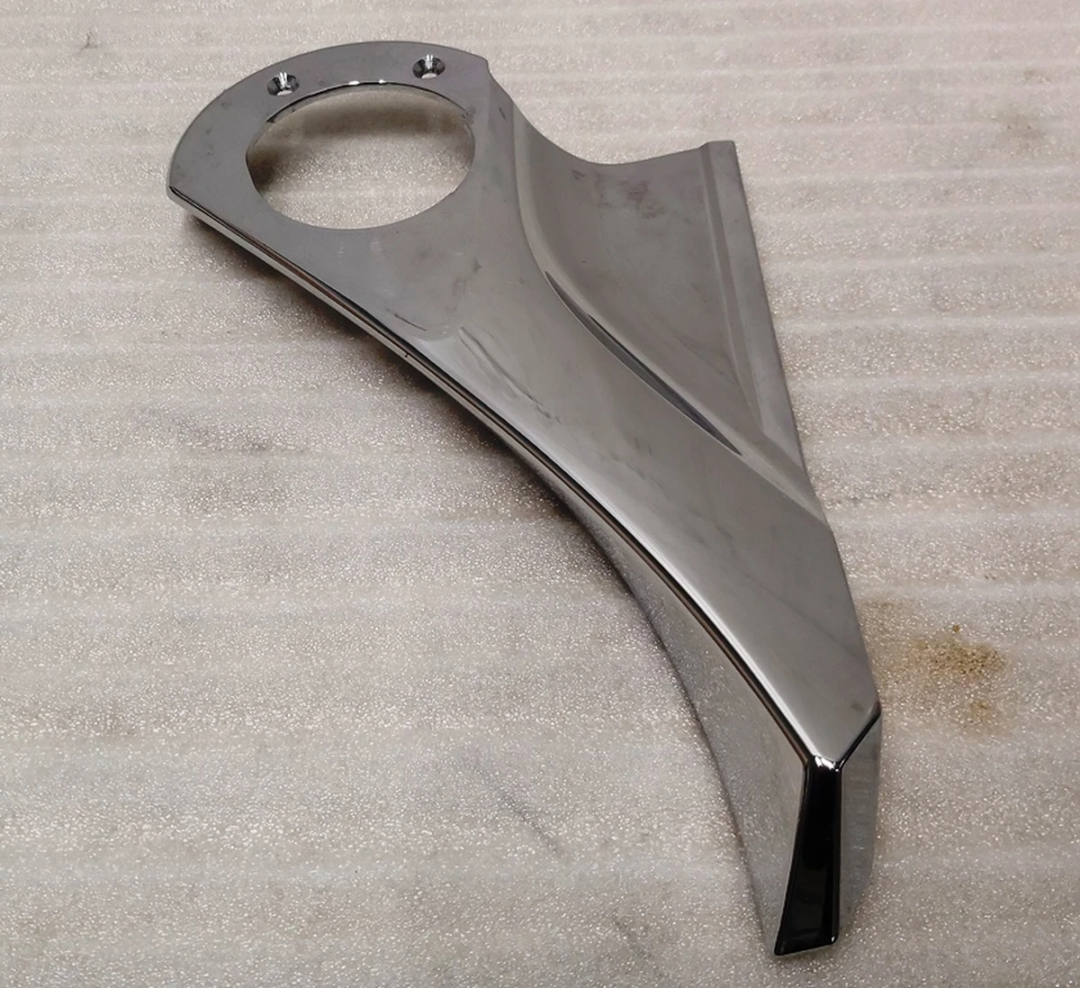 3 Накладка кронштейна дзеркала зовнішнього правого верхня хром Tesla model S, model S REST