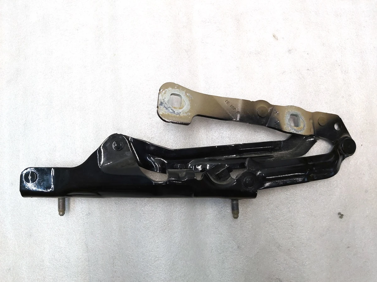 2 TRUNK HINGE RIGHT HAND PBSB Tesla Model 3 REST 1667398-00-B