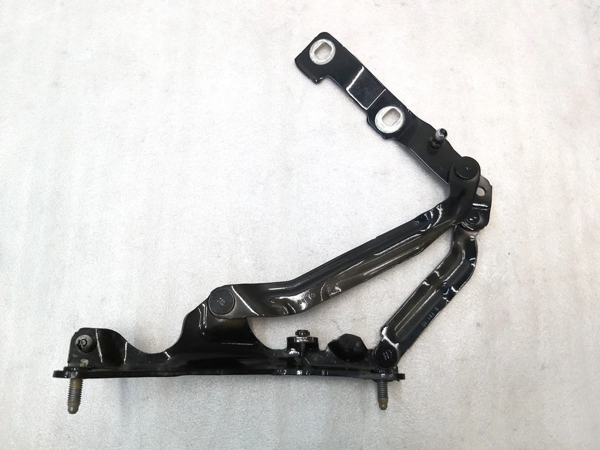 1 Петля крышки багажника левая PBSB Tesla Model 3 REST 1667399-00-C