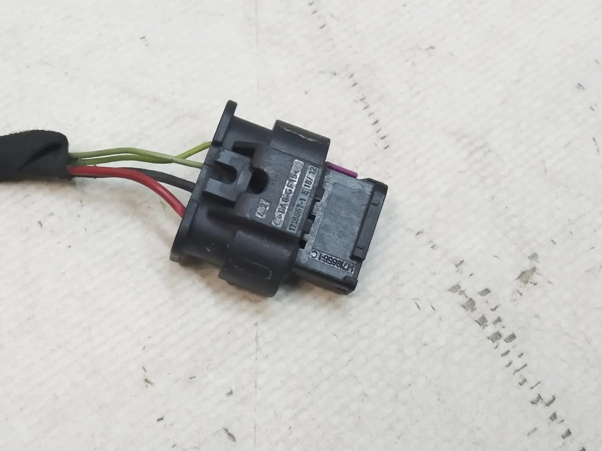 Connector (chip) Bluetooth 1670918 Tesla model 3 1067954 2067964 4067964 5067964