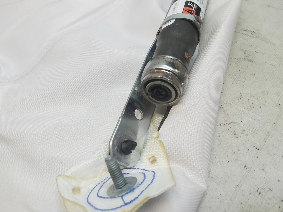 1 MY CURTAIN A/B LH restoration Tesla model Y 1675065-00-B