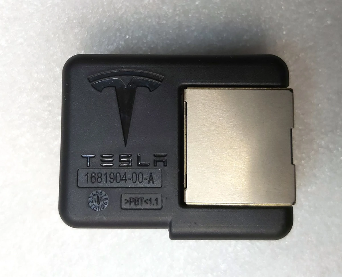 Роз'єм ETHERNET DIAGNOSTIC - RJ45 MODULE Tesla model 3, model Y, model S Feb 2021, model X Mar 2021 1681904-00-A