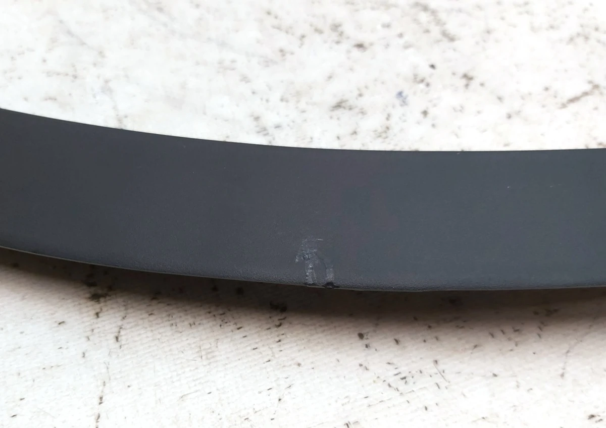 8 Накладка арки крила переднього лівого з пошкодженням Tesla model Y 1494185-00-C