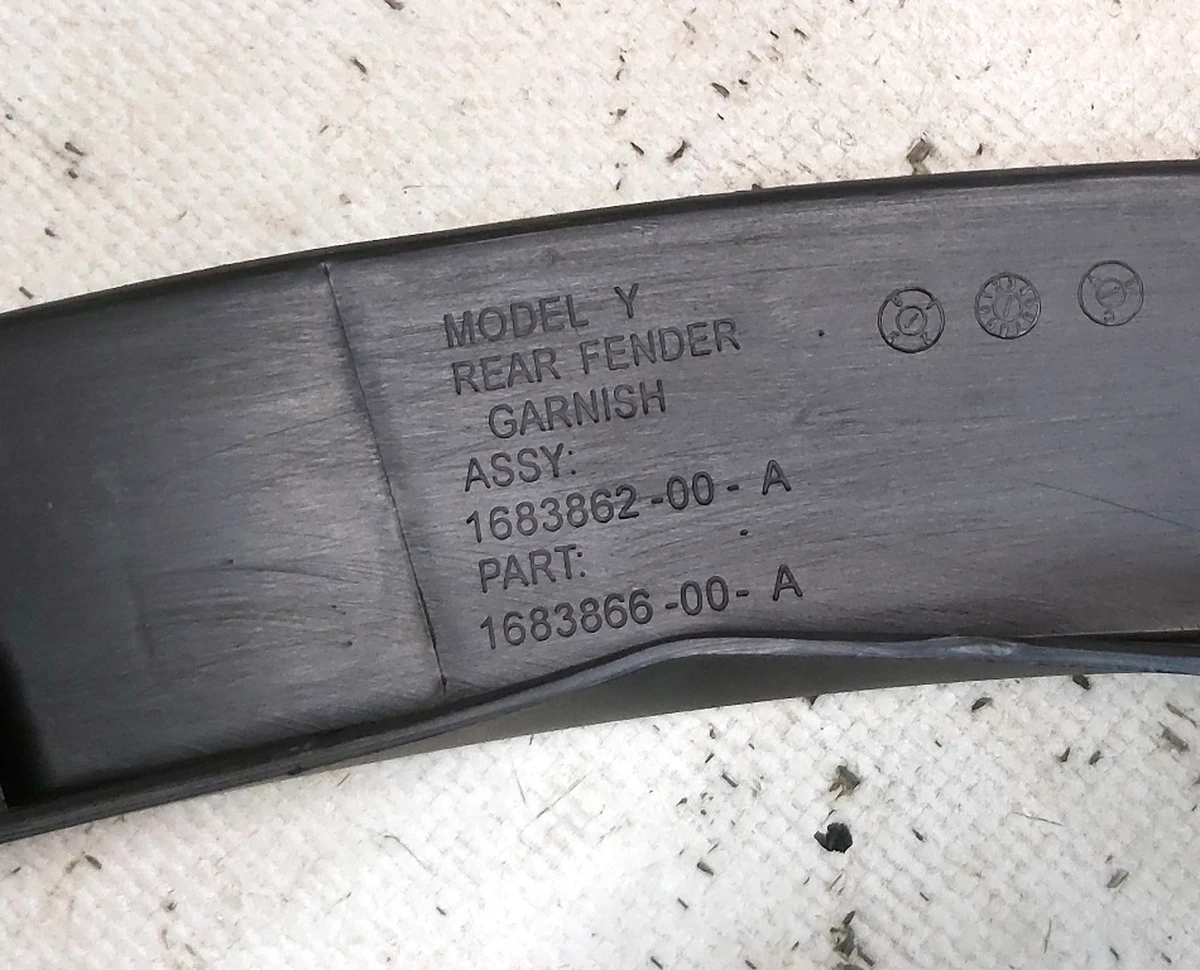 10 Накладка арки крыла заднего правого с повреждением Tesla model Y 1494188-00-C