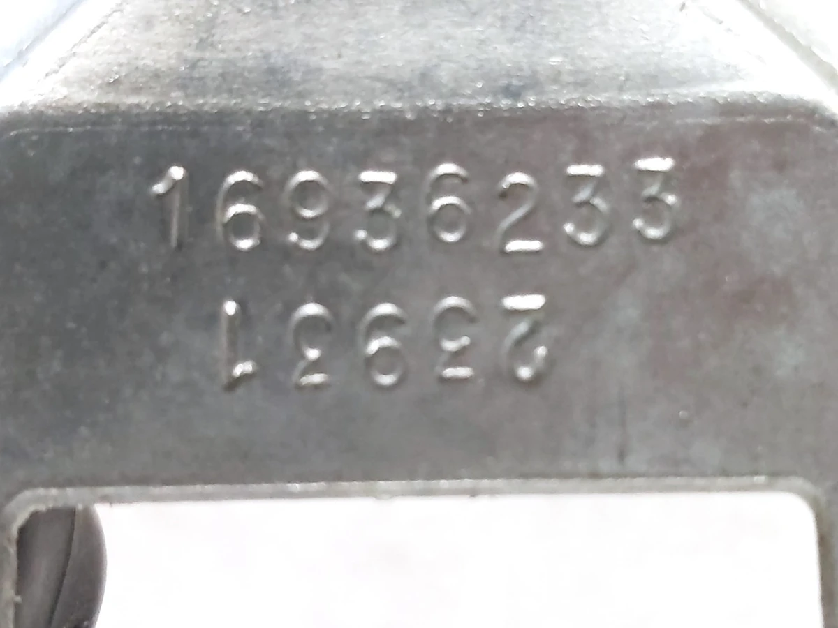 Фіксатор положення скла склопідйомника зовнішня частина Tesla model S, model S REST, model X 16936233