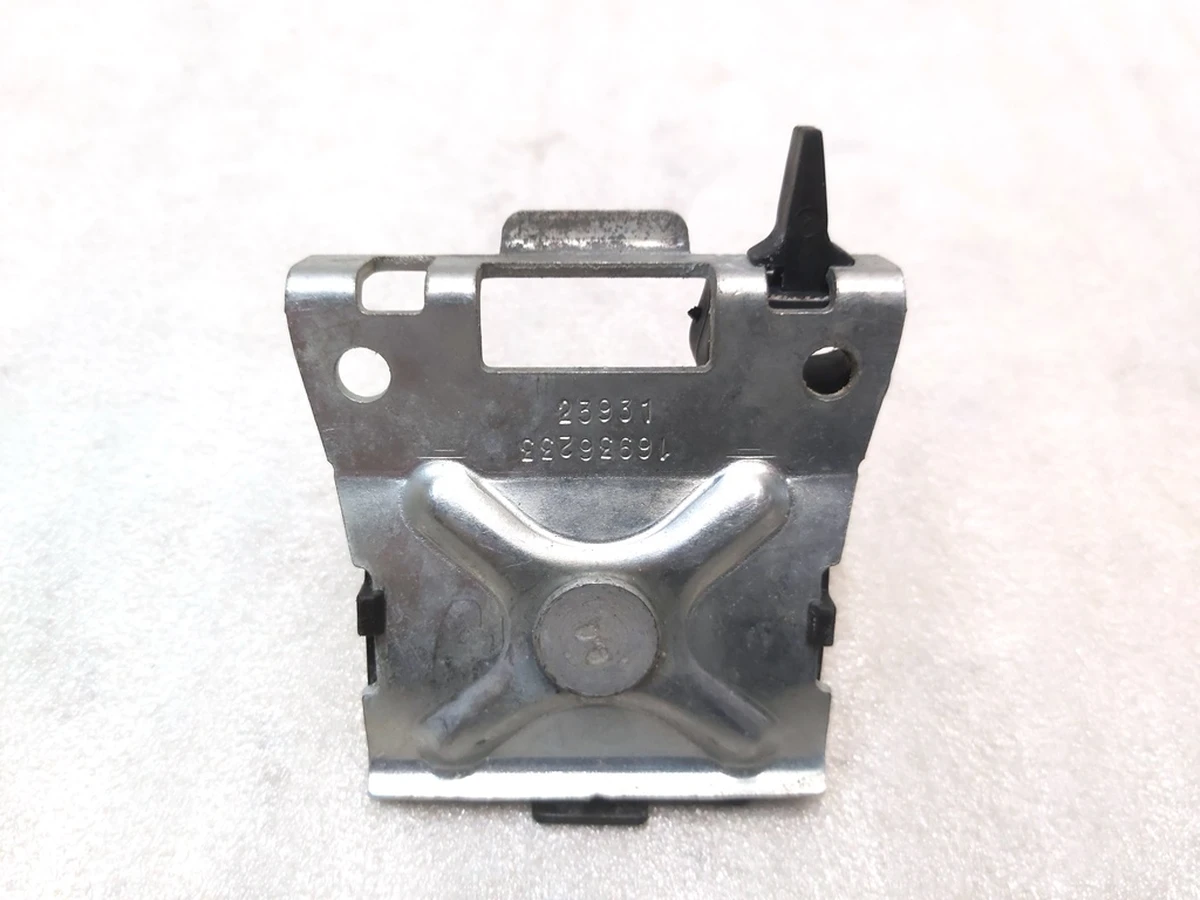 Фіксатор положення скла склопідйомника зовнішня частина Tesla model S, model S REST, model X 16936233