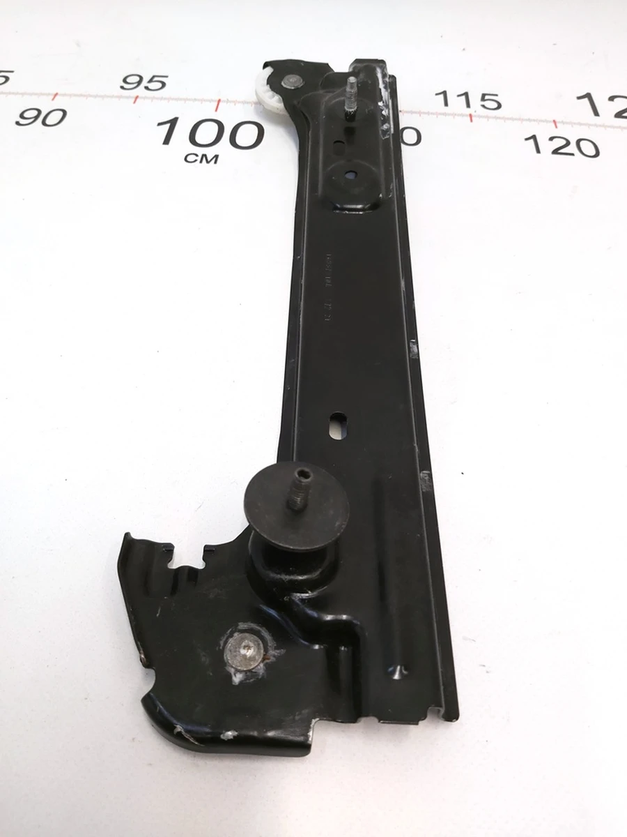 Rear left window regulator guide Tesla Model 3 1096622