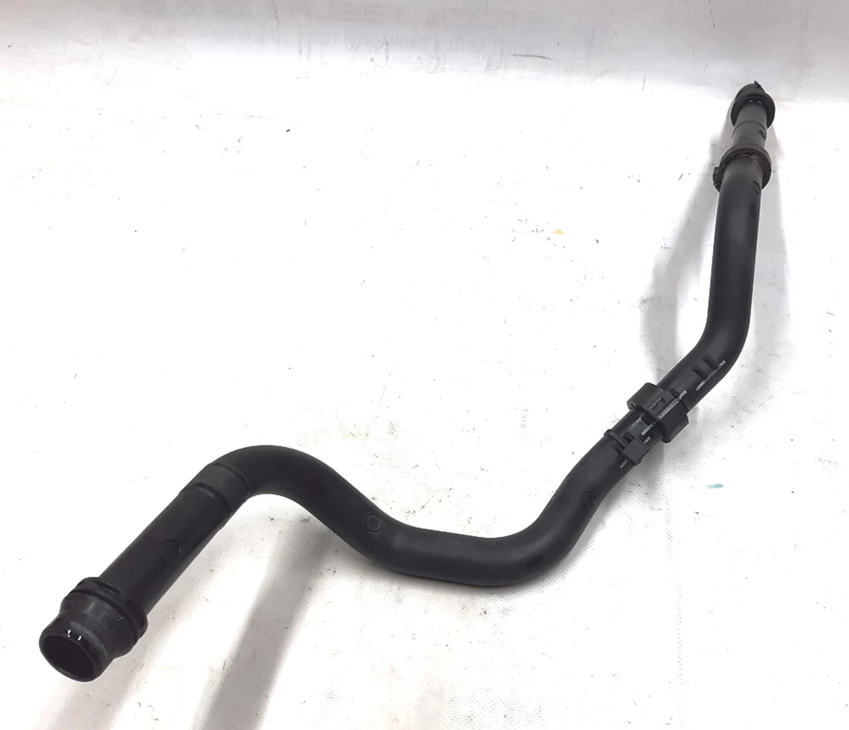 Патрубок системи охолодження лівий передній BMW i3 17127623682