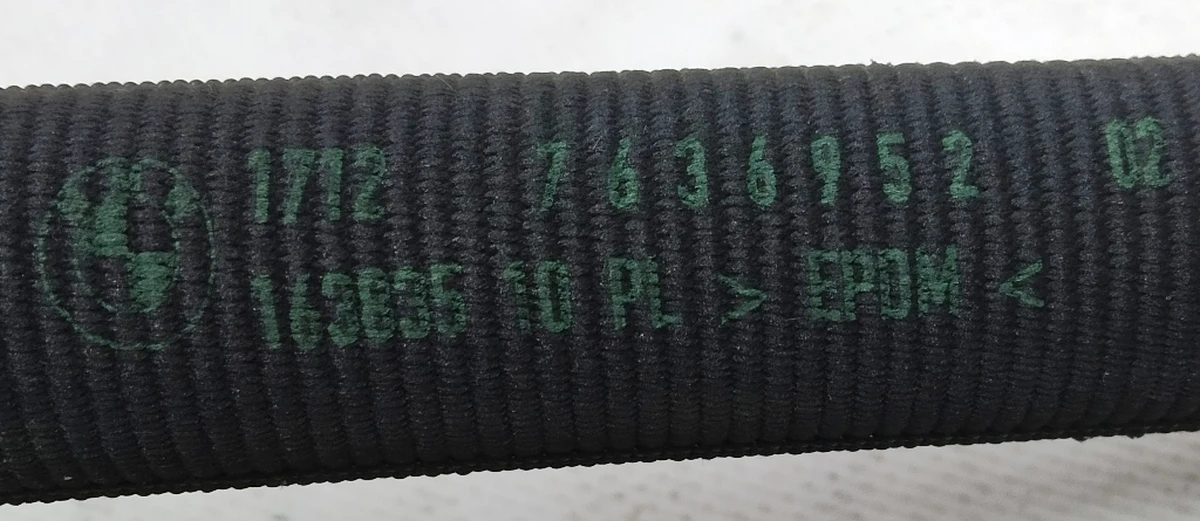 Шланг системи охолодження стартера в зборі BMW i3 17127636952