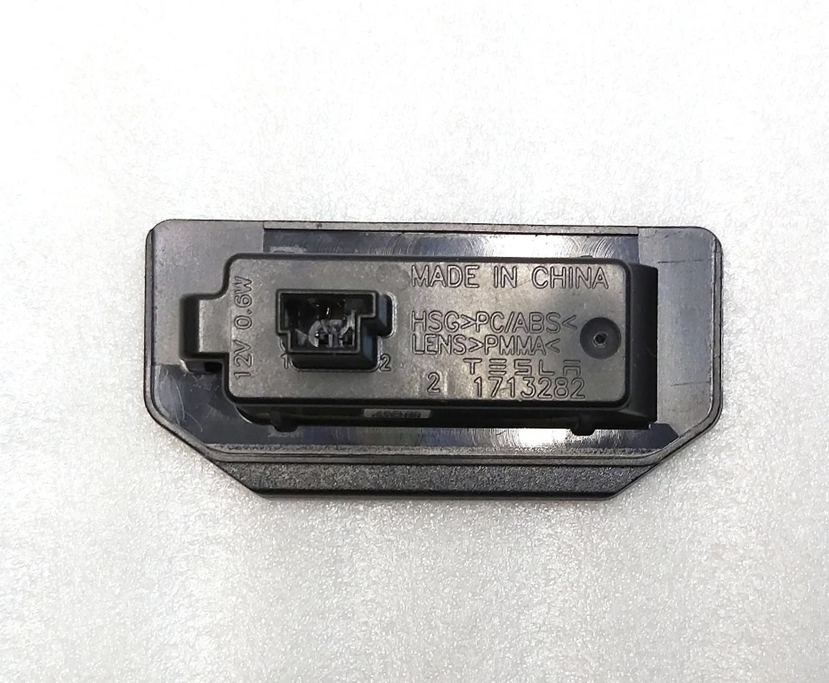 5 LAMP ASSEMBLY- REAR LICENSE PLATE- MAGNA Tesla model 3, model 3 Jan 2024, model Y 1449730-00-B, 1713282-00-A