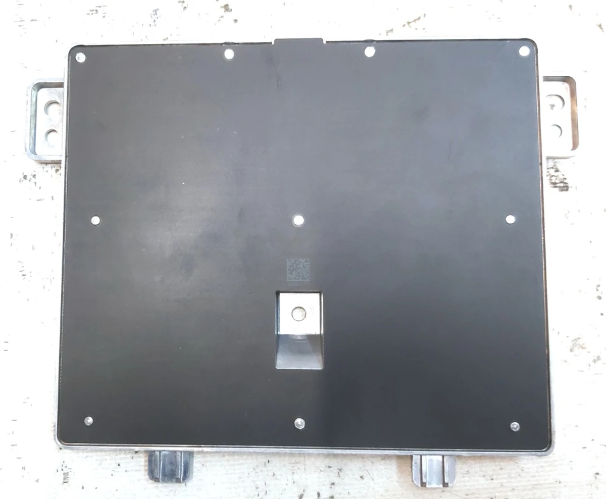 13 Устройство безпроводной зарядки GEN2 Tesla model Y 1755100-00-B