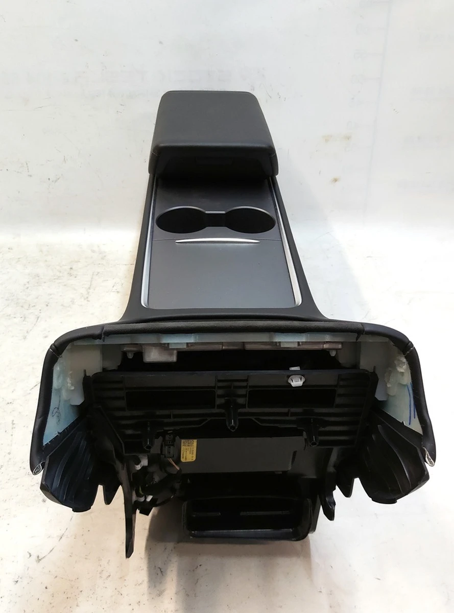 1 M3-MY 2.0, CONSOLE, Armrest Black Cup holder Plastic Black without interaction unit and USB HUB Tesla model 3, model Y 1755