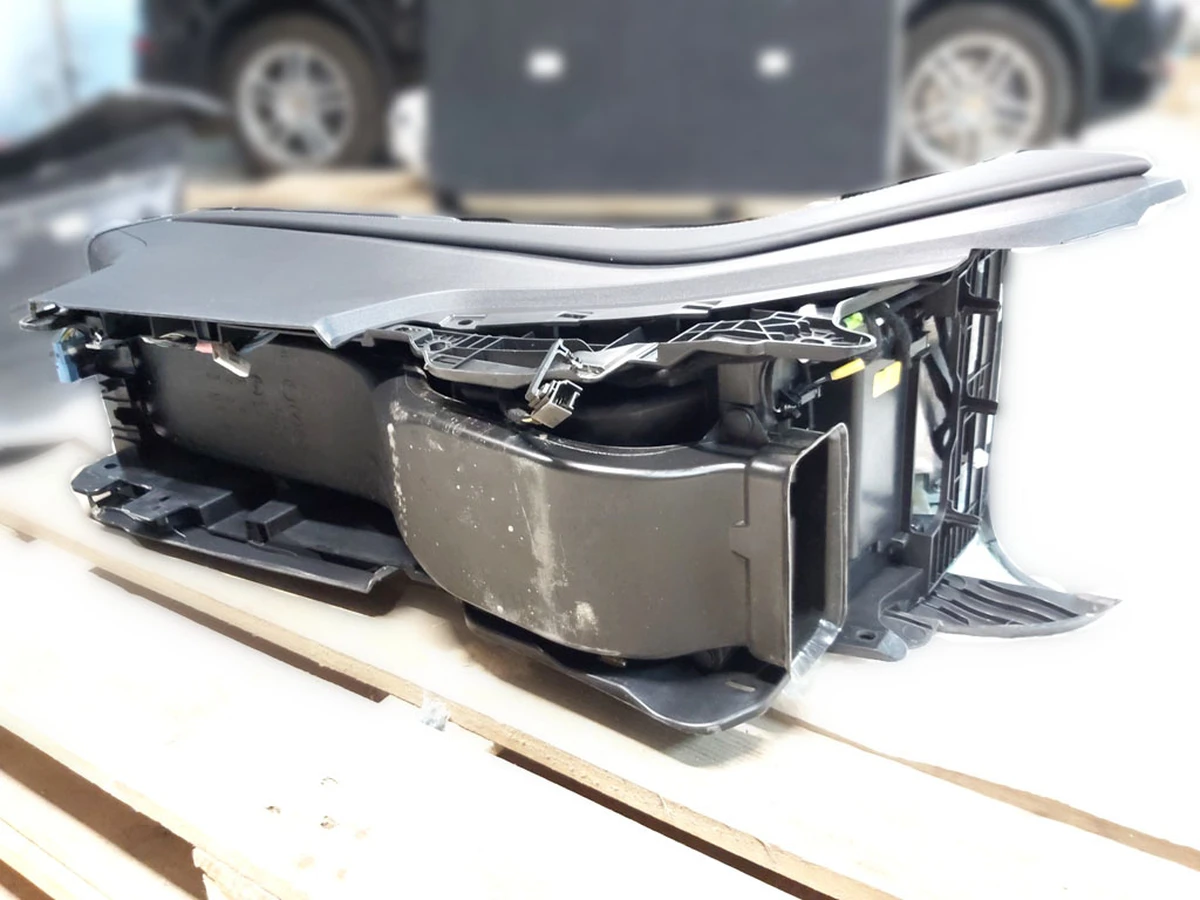 1 Центральная консоль в сборе подлокотник Black подстаканник Plastic Black, USB, HUB CHARGER Tesla model 3 1755503-00-A