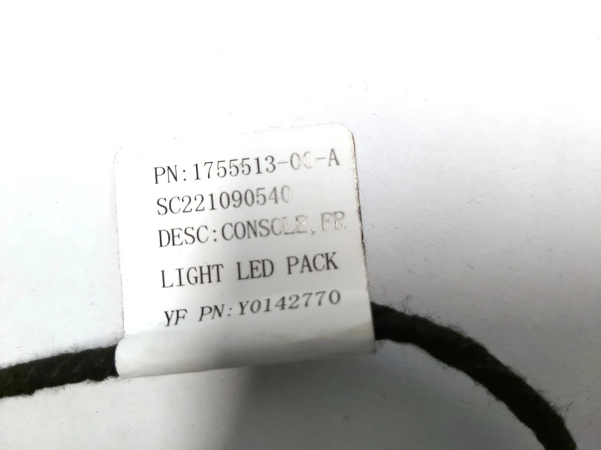 Фонарь подсветки центральной консоли Tesla model Y 1755513-00-A